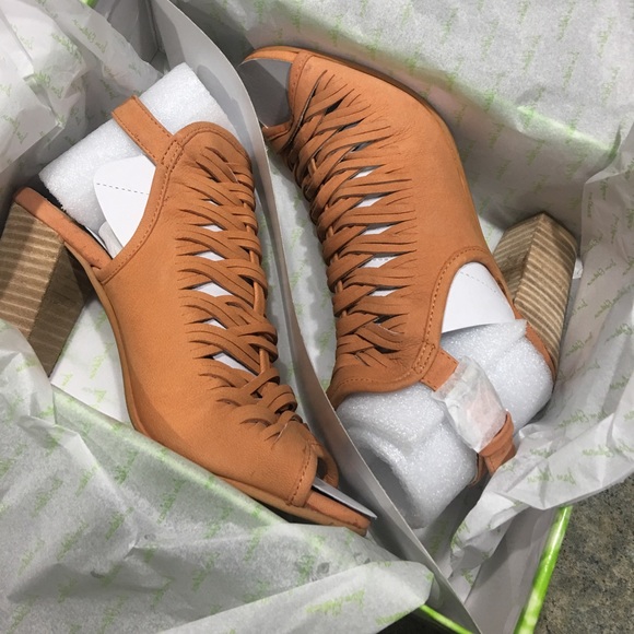 Sam Edelman Holly Bootie - Picture 4 of 7